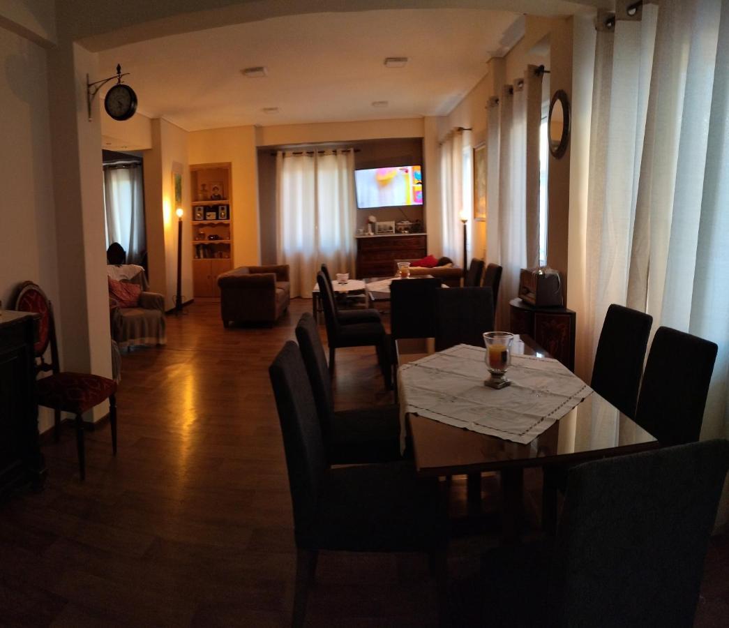Hotel Διεθνές 자하로 외부 사진